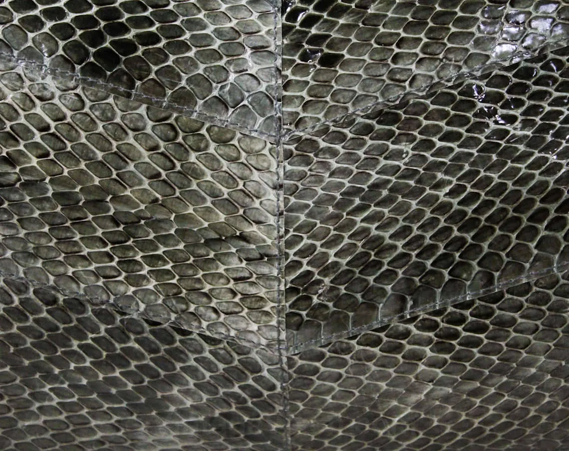1980s Gray Snakeskin Handbag - 80s Envelope Purse - Beautiful Grey Snake Skin Zip Top Bag by Felipe - Elegant Chevron Design - 48227