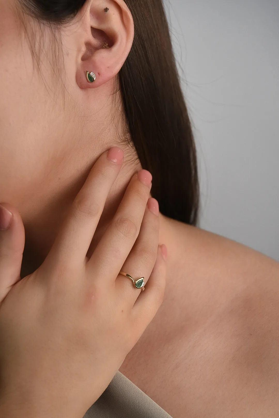 9ct Yellow Gold Emerald & Diamond Stud Earrings