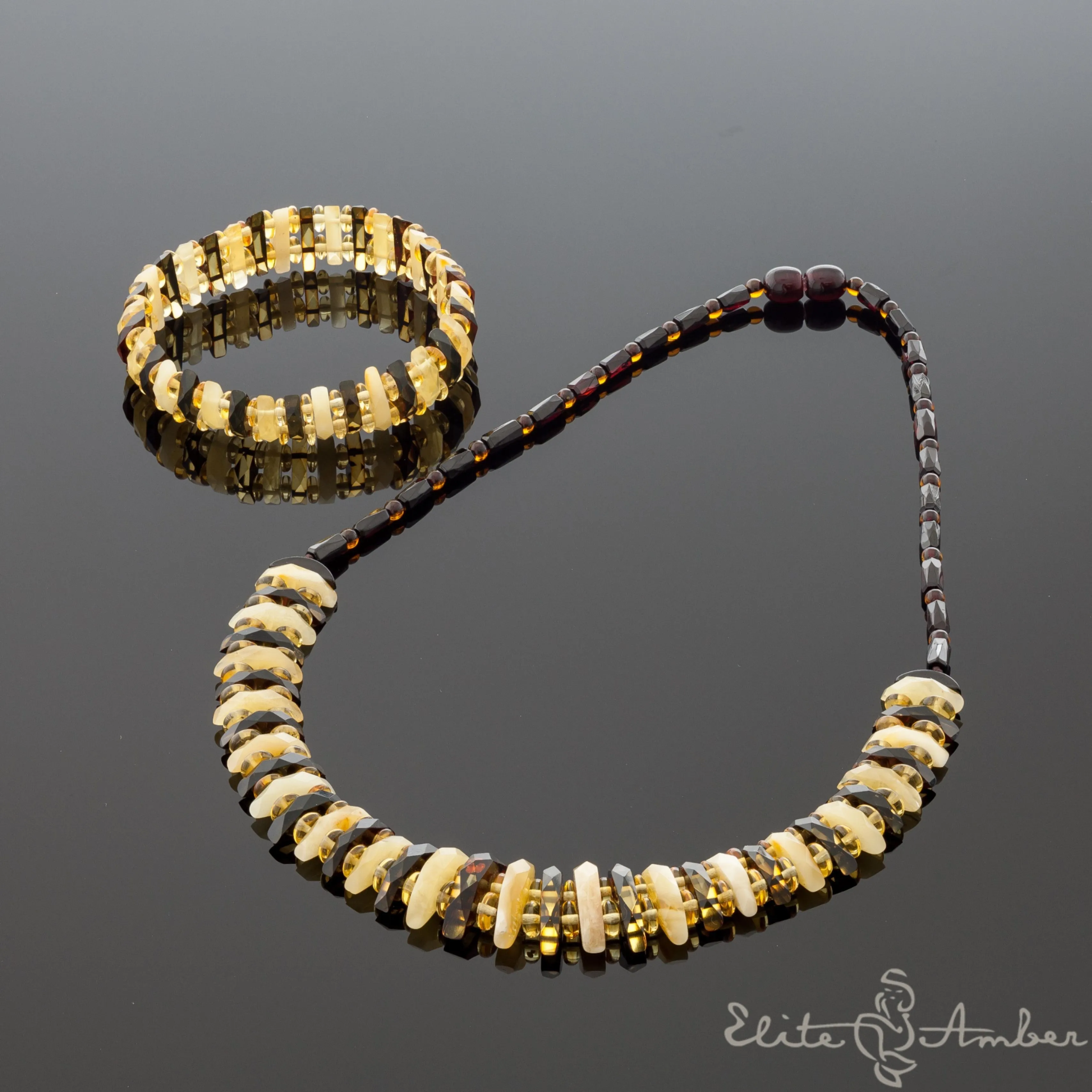 Amber necklace and bracelet "Light elegance"