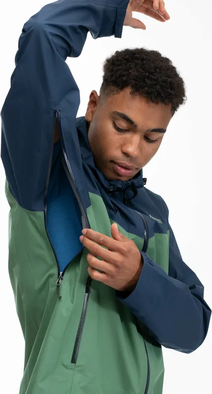 Bergans Men&#x27;s Skarlight 3L Shell Jacket Dark Jade Green/Navy Blue | Buy Bergans Men&#x27;s Skarlight 3L Shell Jacket Dark Jade Green/Navy Blue here | Outnorth