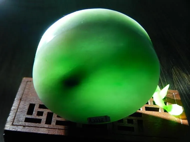 Natural Jade Rough Jadeite Raw (149g, 59X59X16.5mm)
