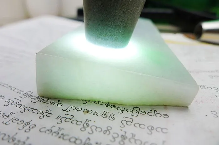 Natural Jade Rough Jadeite Raw (210g,11.1X4.4X1.8cm)