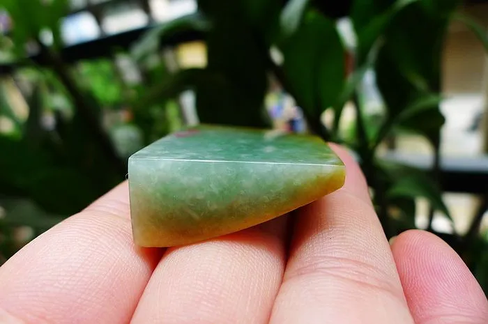 Natural Jade Rough Jadeite Raw (27g,4.6X3.2X1.1cm)