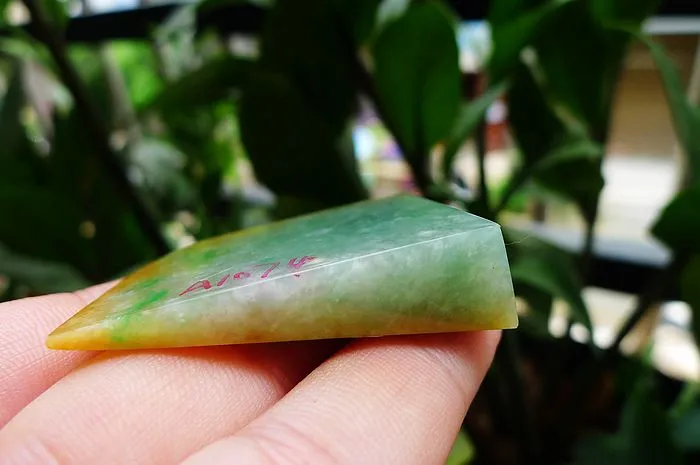Natural Jade Rough Jadeite Raw (27g,4.6X3.2X1.1cm)