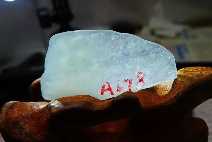 Natural Jade Rough Jadeite Raw (6.5g,3.8X2.1X0.5cm)
