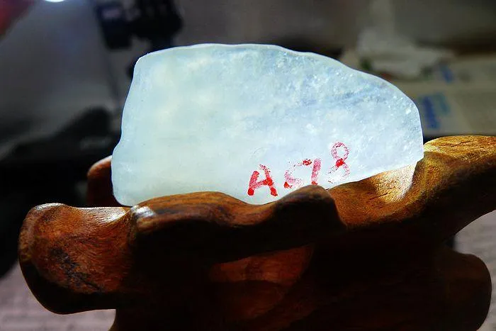 Natural Jade Rough Jadeite Raw (6.5g,3.8X2.1X0.5cm)