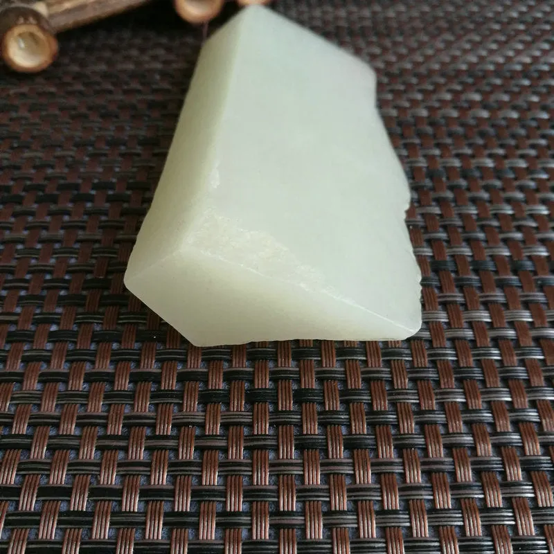 Natural Kunlun Jade Rough Nephrite Raw (180g,10X5X2.5cm)