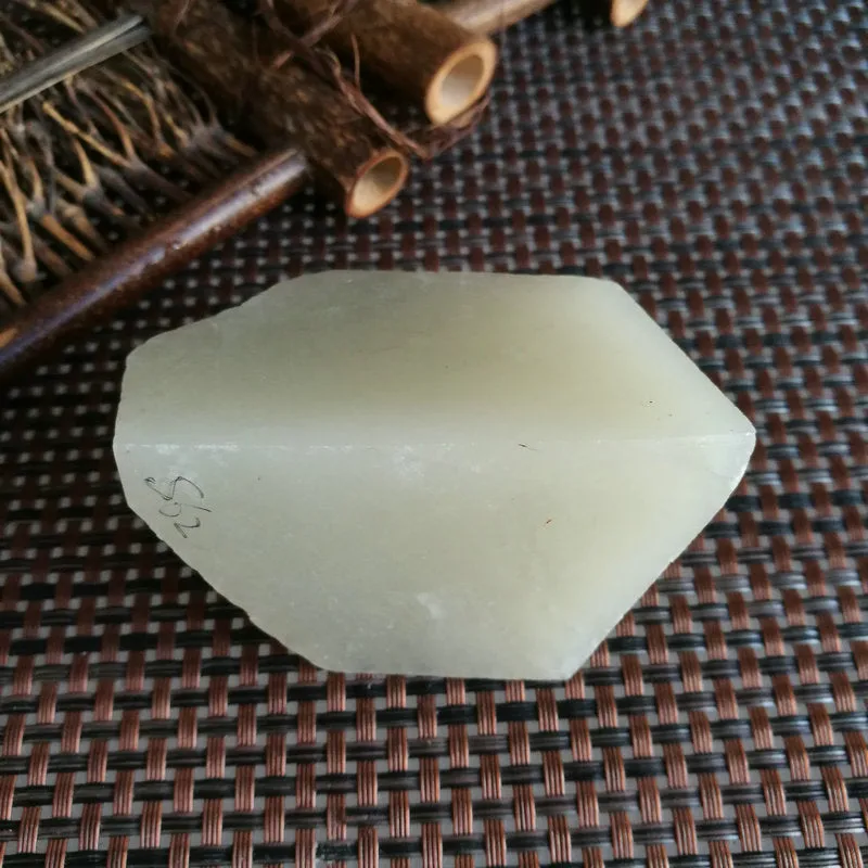 Natural Kunlun Jade Rough Nephrite Raw (202g, 7X4.5x3.5cm)