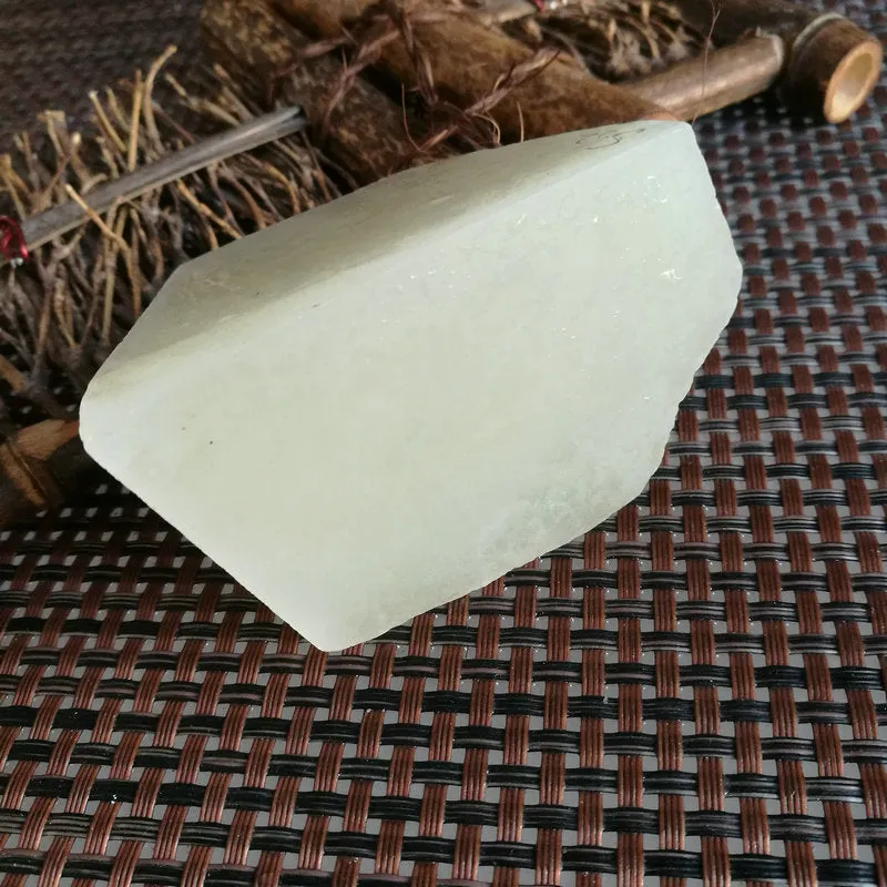 Natural Kunlun Jade Rough Nephrite Raw (202g, 7X4.5x3.5cm)