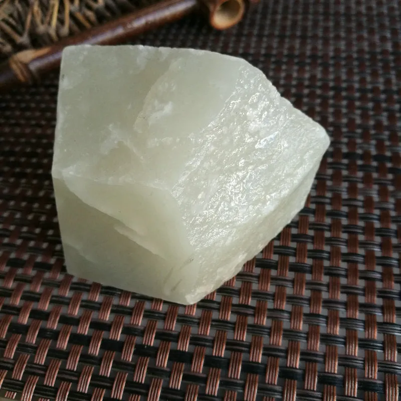 Natural Kunlun Jade Rough Nephrite Raw (202g, 7X4.5x3.5cm)