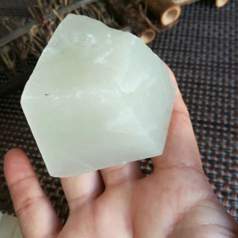 Natural Kunlun Jade Rough Nephrite Raw (202g, 7X4.5x3.5cm)