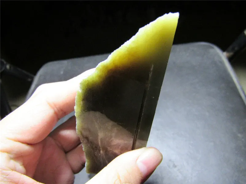 Natural Kunlun Jade Rough Nephrite Raw (263.11g, 90X65X37mm)