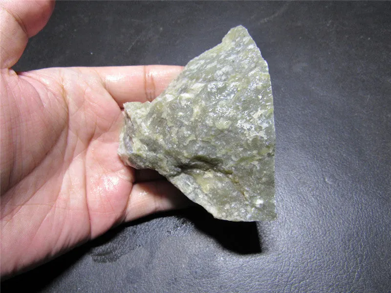 Natural Kunlun Jade Rough Nephrite Raw (263.11g, 90X65X37mm)