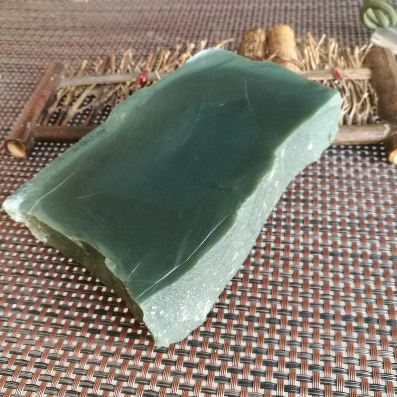 Natural Kunlun Jade Rough Nephrite Raw (780g, 11X7.5x2.7cm)