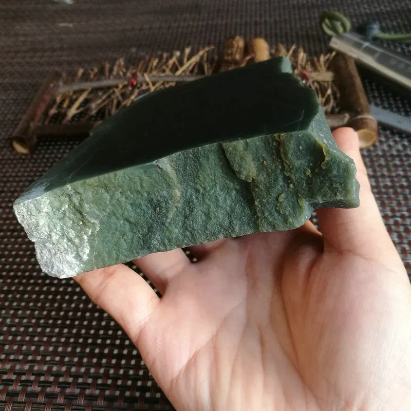 Natural Kunlun Jade Rough Nephrite Raw (780g, 11X7.5x2.7cm)