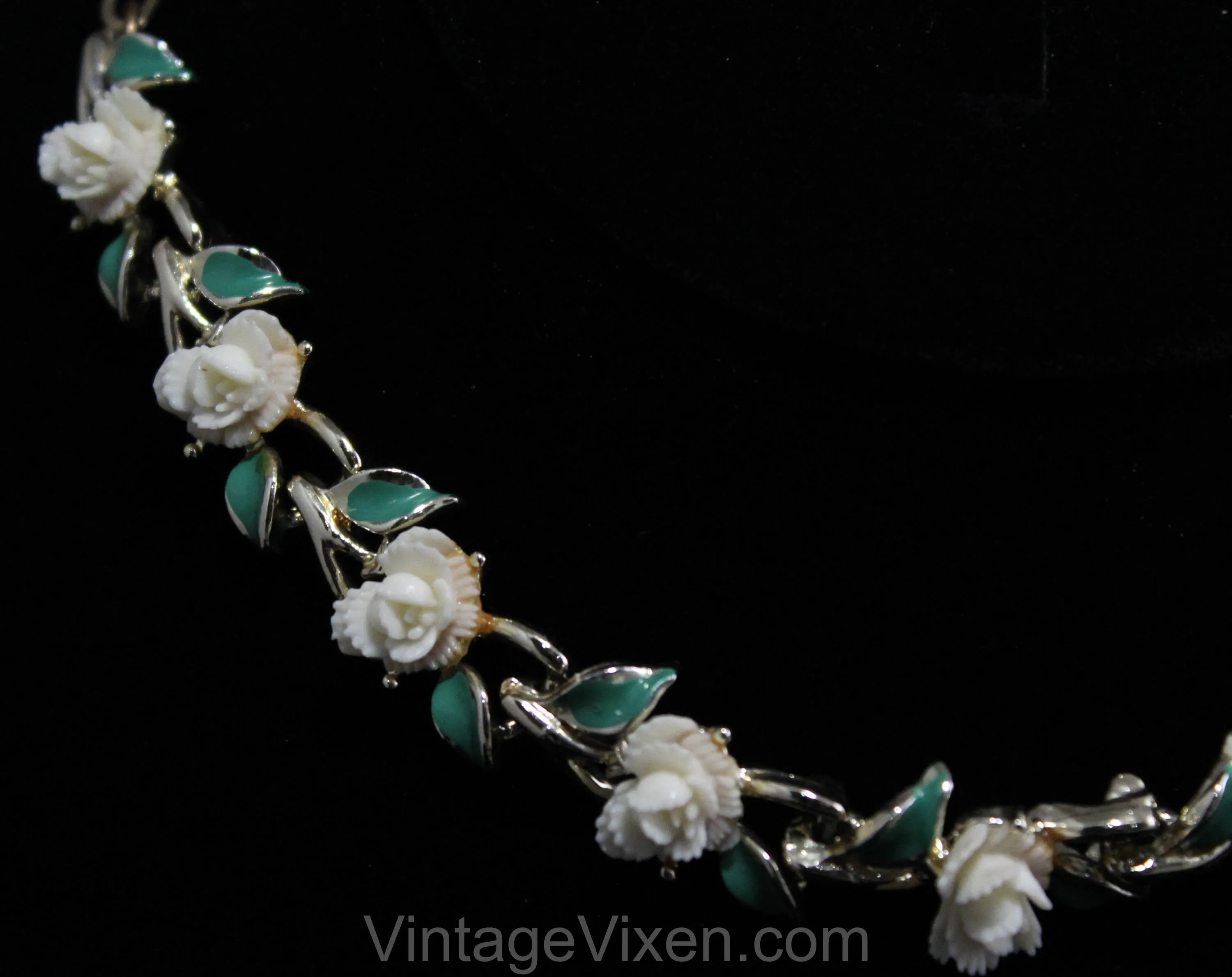 White Roses Jewelry Set - 50s Necklace Bracelet Earrings - Sweet Feminine Spring Summer 1950s 1960s - Jade Green Painted Leaves - 50579