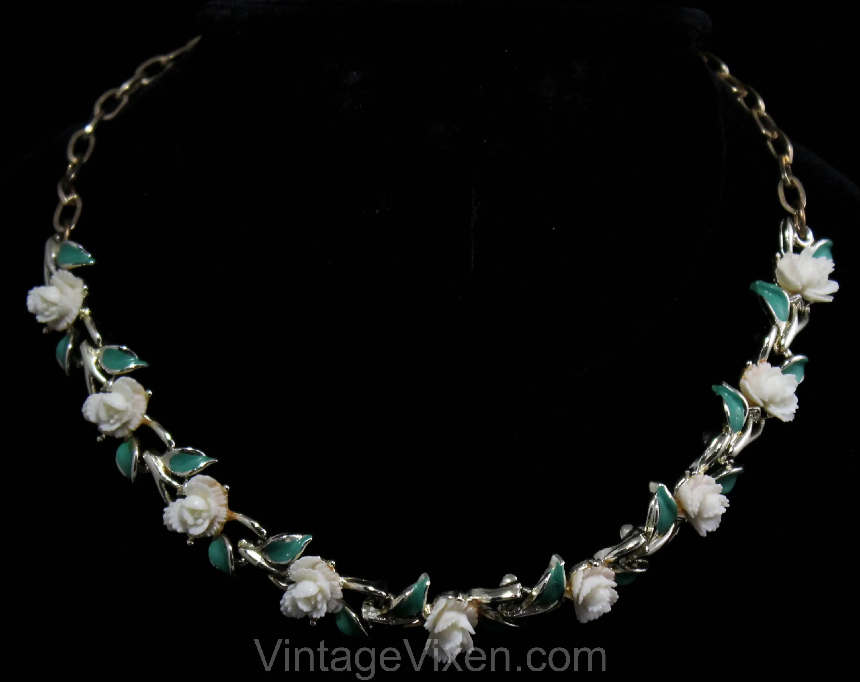 White Roses Jewelry Set - 50s Necklace Bracelet Earrings - Sweet Feminine Spring Summer 1950s 1960s - Jade Green Painted Leaves - 50579